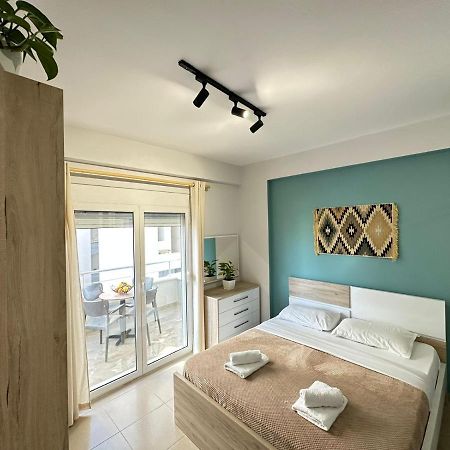 Trea Accomodations - On Private Beach With Sunbed & Umbrella Vlore Luaran gambar