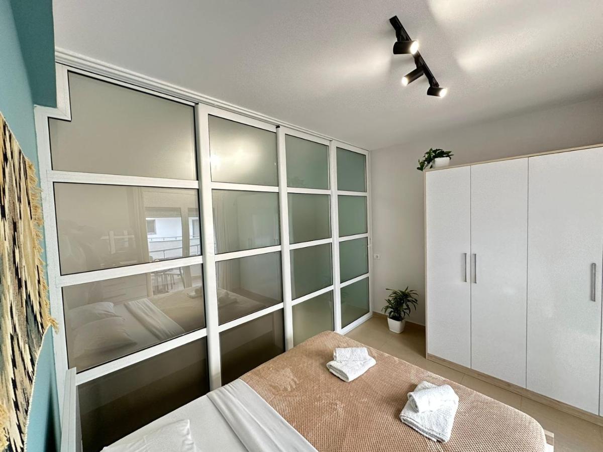 Trea Accomodations - On Private Beach With Sunbed & Umbrella Vlore Luaran gambar