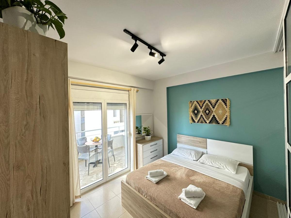 Trea Accomodations - On Private Beach With Sunbed & Umbrella Vlore Luaran gambar