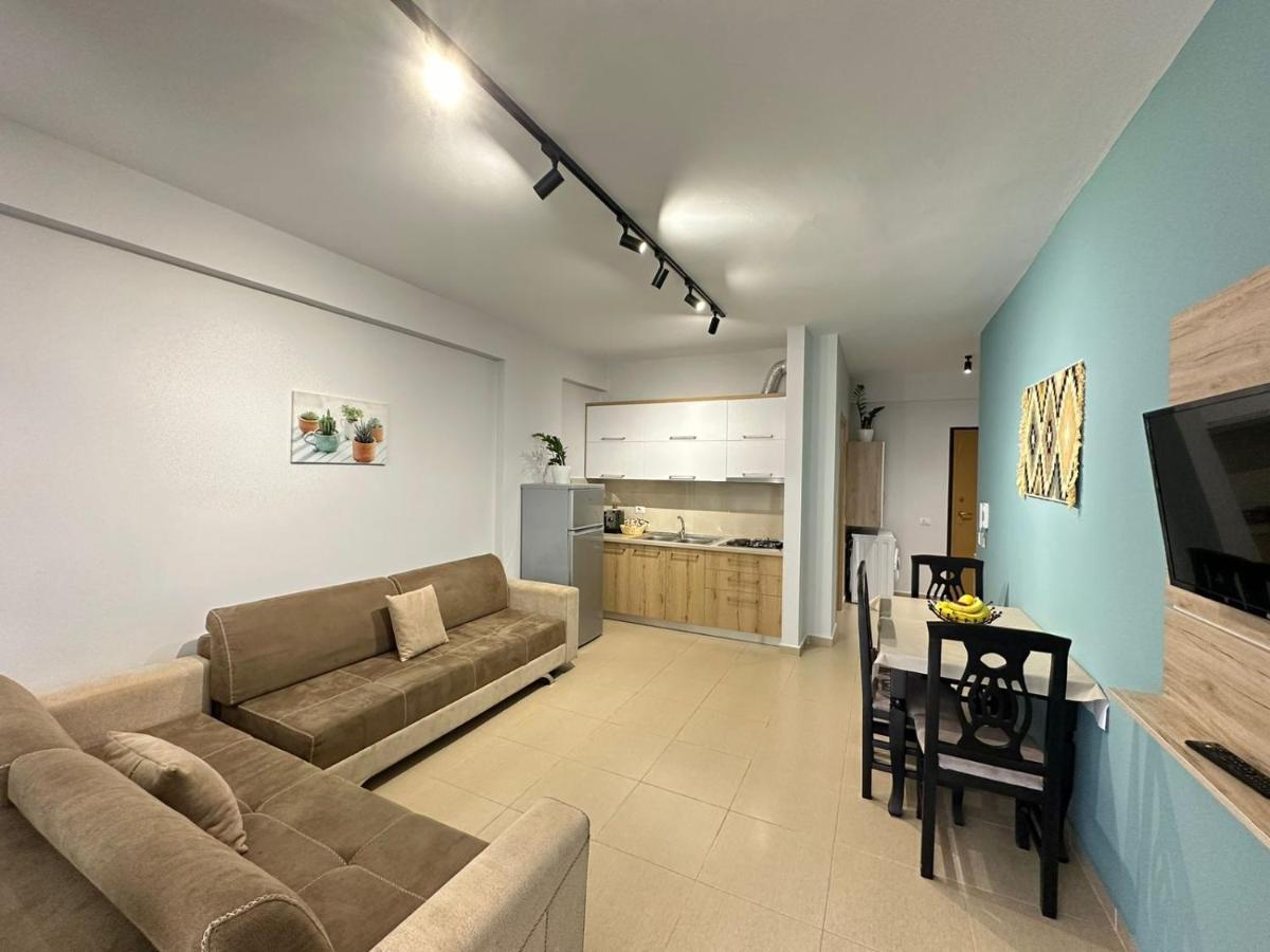 Trea Accomodations - On Private Beach With Sunbed & Umbrella Vlore Luaran gambar