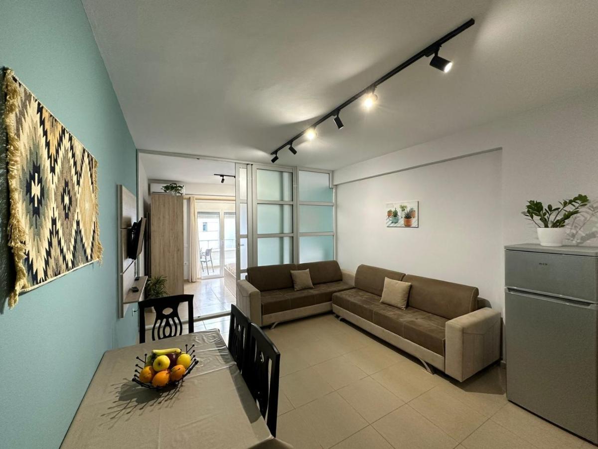 Trea Accomodations - On Private Beach With Sunbed & Umbrella Vlore Luaran gambar