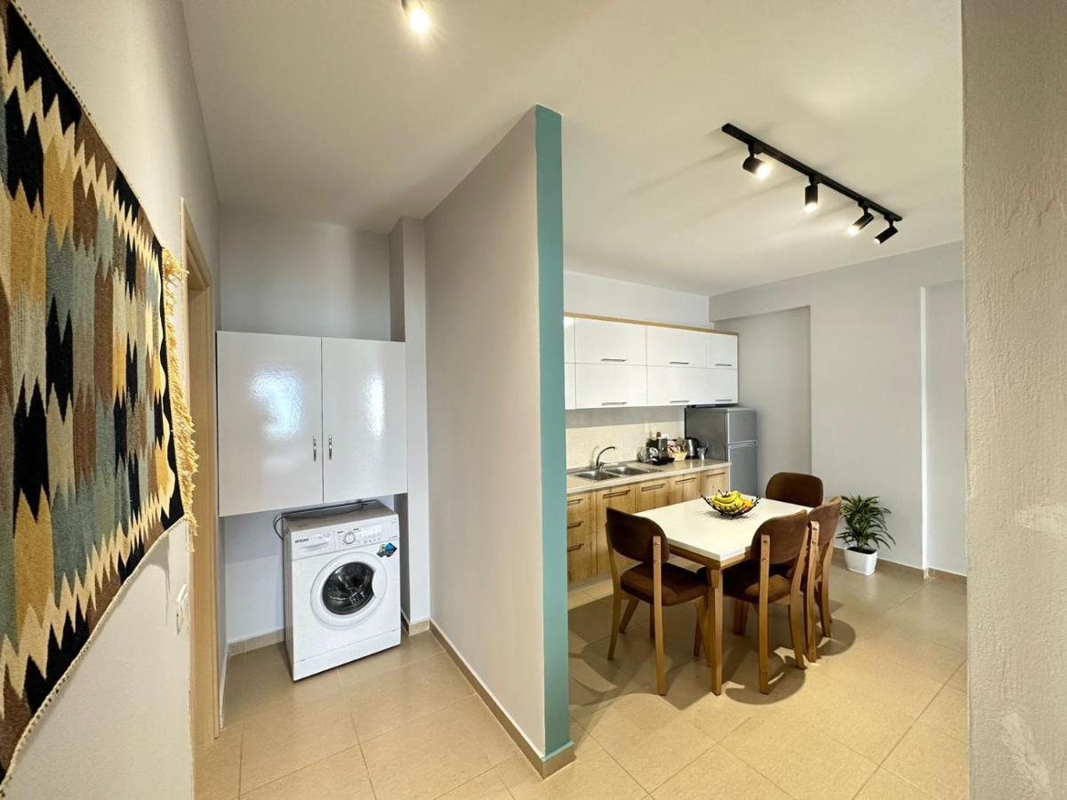 Trea Accomodations - On Private Beach With Sunbed & Umbrella Vlore Luaran gambar