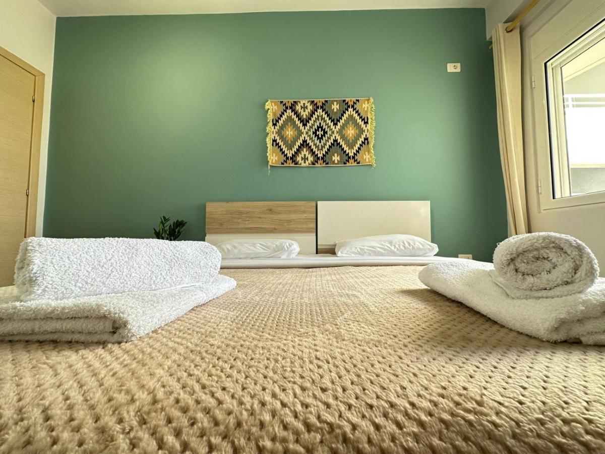 Trea Accomodations - On Private Beach With Sunbed & Umbrella Vlore Luaran gambar